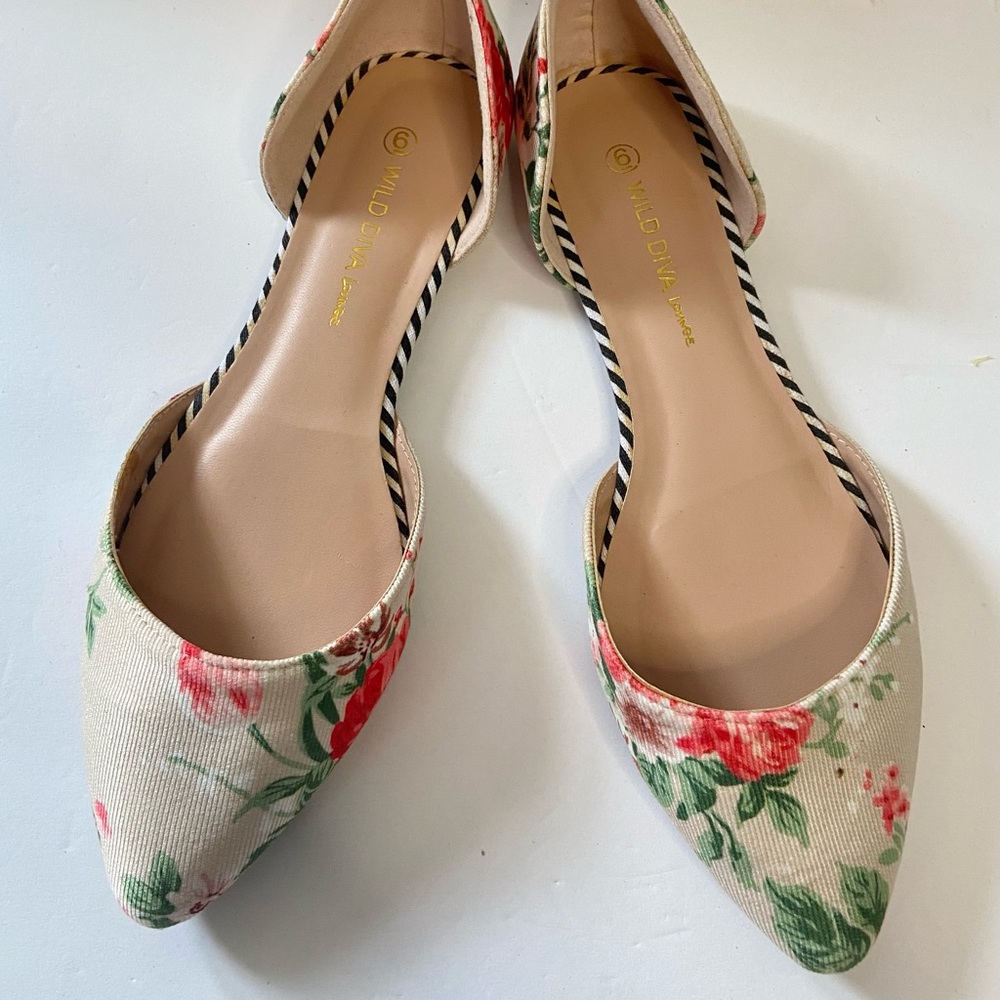 Floral Pointed Flats